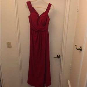 NWT!! Beautiful red gown